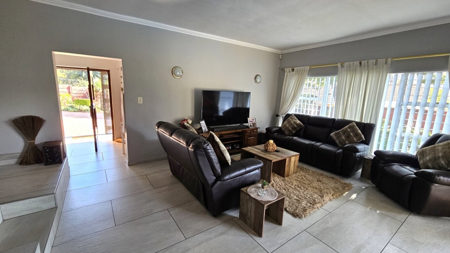 4 Bedroom Property for Sale in Ifafi North West